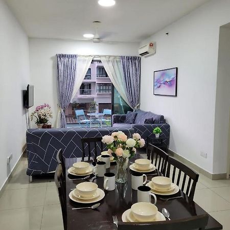 Homestay D'Univ 360 Place Seri Kembangan Bagian luar foto
