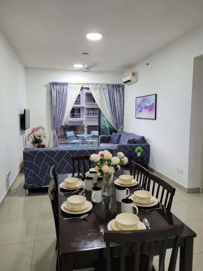 Homestay D'Univ 360 Place Seri Kembangan Bagian luar foto