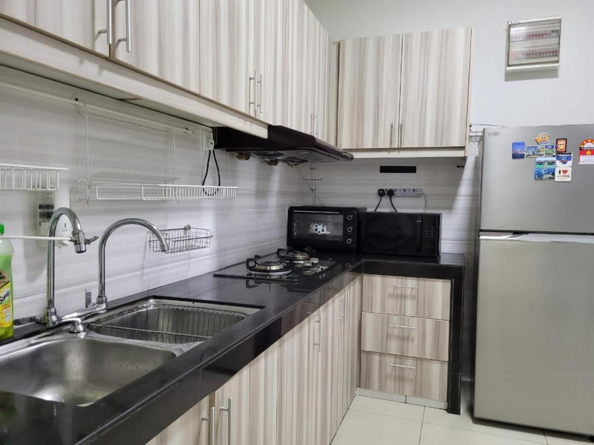 Homestay D'Univ 360 Place Seri Kembangan Bagian luar foto