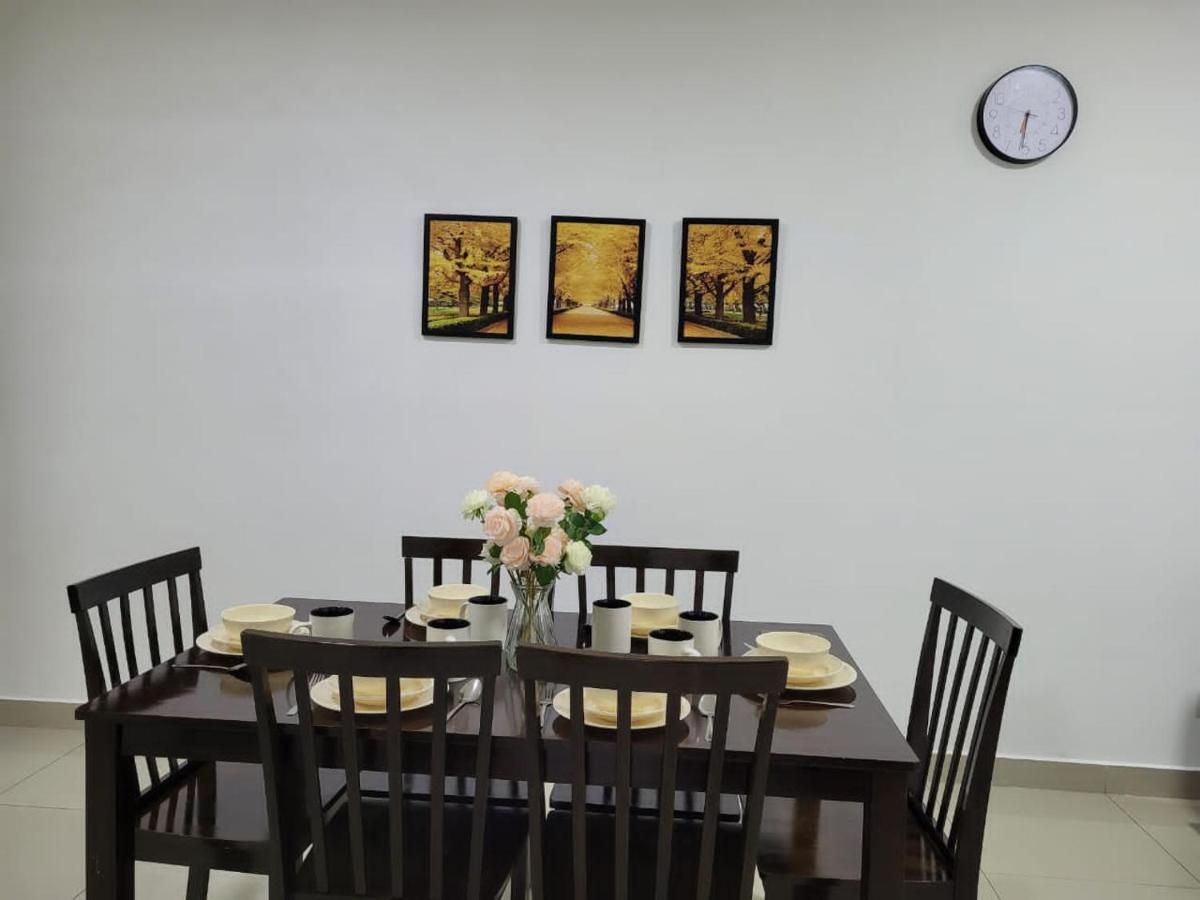 Homestay D'Univ 360 Place Seri Kembangan Bagian luar foto